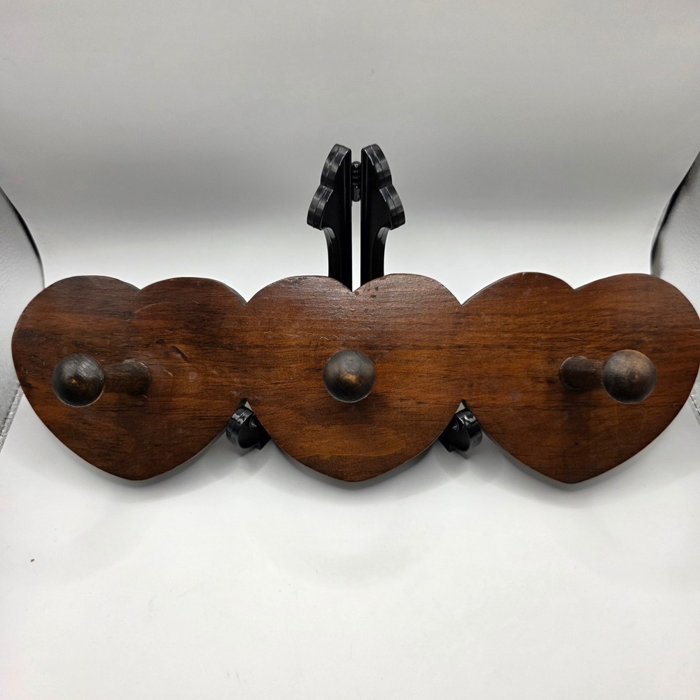 Vtg Rustic Wooden Heart Wall Rack 3 Peg Hook Hanger Dark Wood Farmhouse Decor